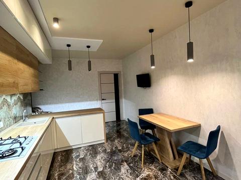 квартира за адресою Залізнична вул., 11