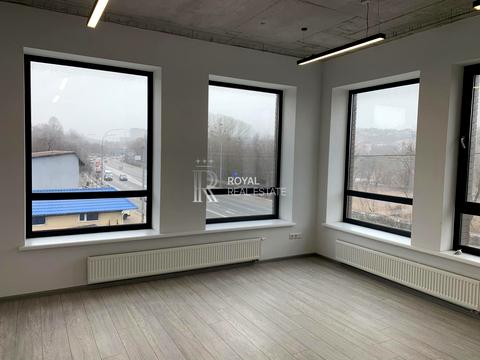 комерційна за адресою Валерія Лобановського просп. (Червонозоряний), 119