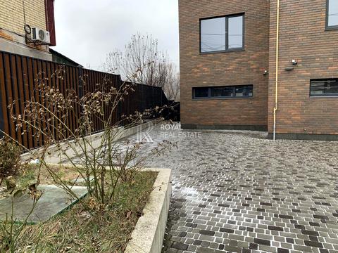 комерційна за адресою Валерія Лобановського просп. (Червонозоряний), 119