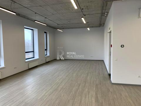 комерційна за адресою Валерія Лобановського просп. (Червонозоряний), 119