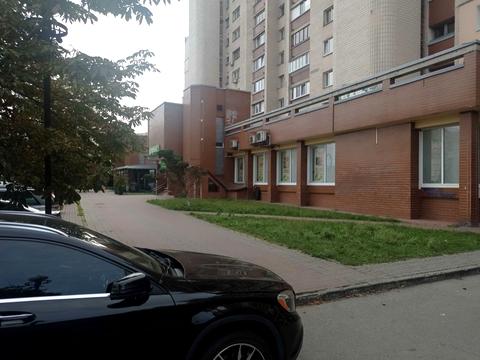 комерційна за адресою Левка Лук'яненка вул. (Маршала Тимошенка), 18