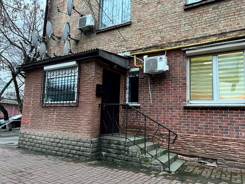 комерційна за адресою Лабораторна вул., 37/33