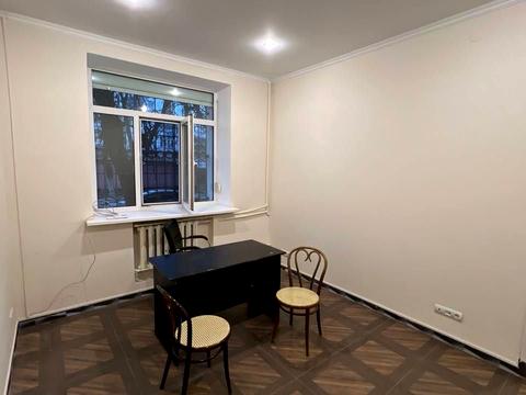 комерційна за адресою Лабораторна вул., 37/33