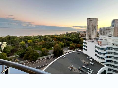 квартира за адресою Літературна вул., 1а