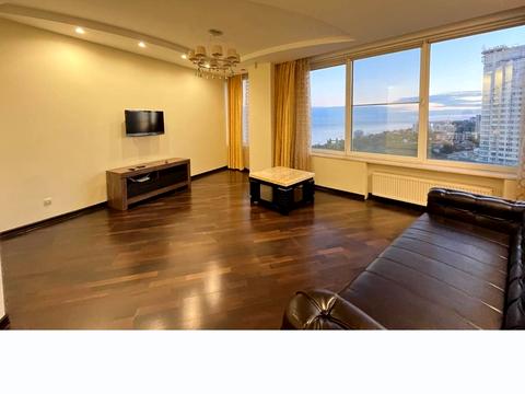 квартира за адресою Літературна вул., 1а