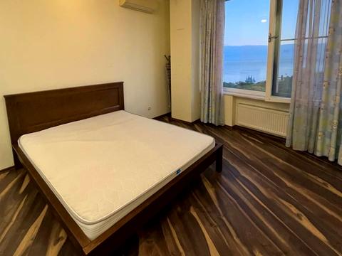 квартира за адресою Літературна вул., 1а