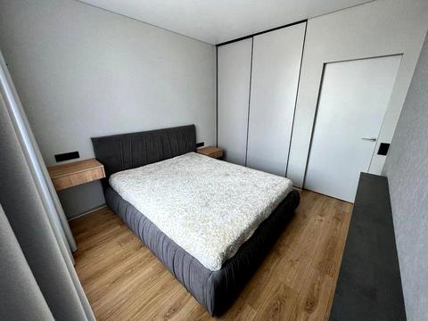 квартира за адресою Причальна вул., 12