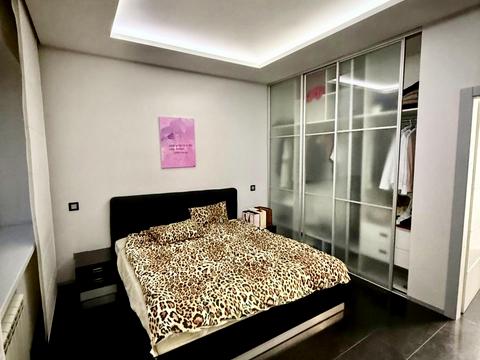 квартира за адресою Академіка Чекмарьова вул., 2