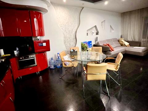 квартира за адресою Академіка Чекмарьова вул., 2