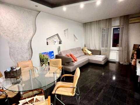 квартира за адресою Академіка Чекмарьова вул., 2