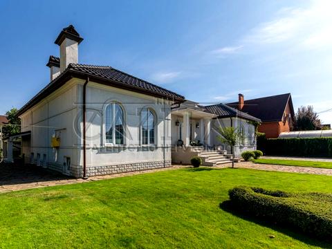 будинок за адресою Київська вул., 10