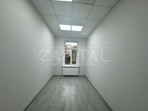 комерційна за адресою Жилянська вул., 83/53