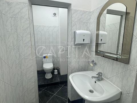 комерційна за адресою Жилянська вул., 83/53