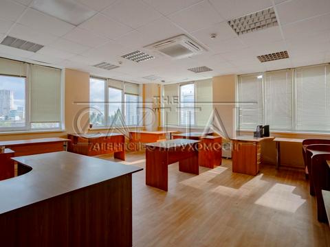 комерційна за адресою Жилянська вул., 101