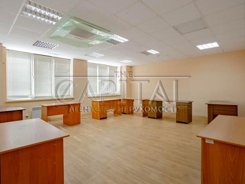 комерційна за адресою Жилянська вул., 101