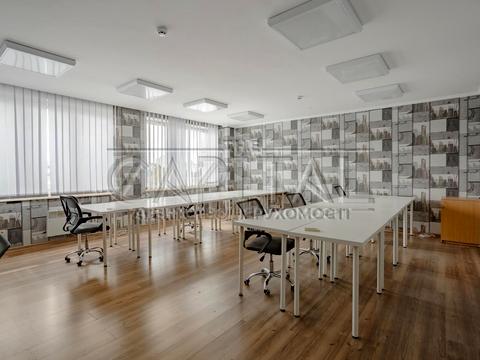 комерційна за адресою Жилянська вул., 101