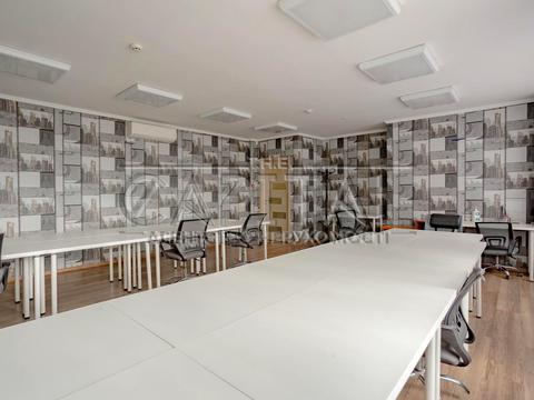 комерційна за адресою Жилянська вул., 101