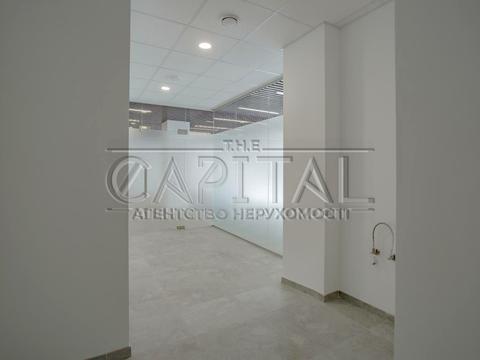 комерційна за адресою Лєскова вул., 9