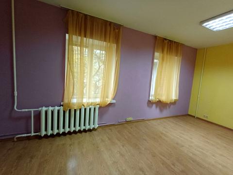 комерційна за адресою Драгоманова вул., 31-В