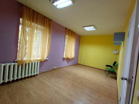 комерційна за адресою Драгоманова вул., 31-В