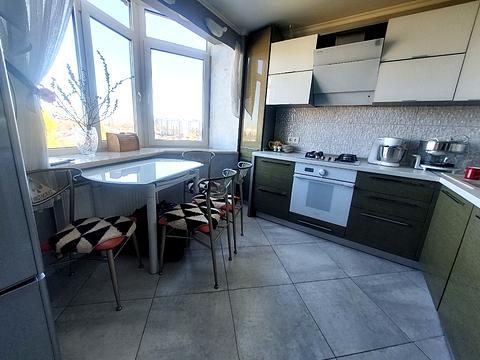 квартира за адресою Олексія Вадатурського вул. (Маршала Малиновського), 37