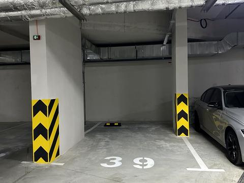 паркоместо по адресу Днепровская набережная ул., 15-Є