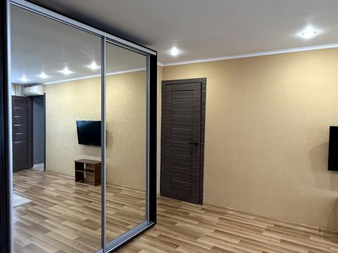 квартира за адресою Академіка Александрова вул., 3