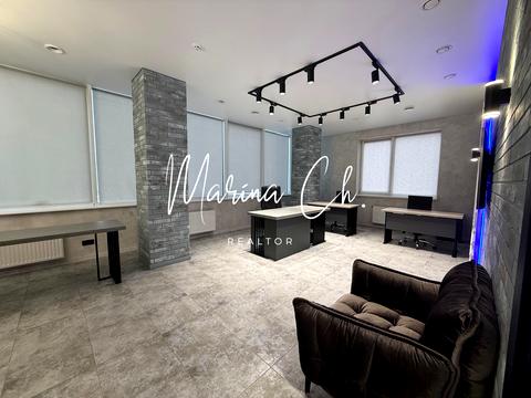 комерційна за адресою Королеви Єлизавети ІІ вул. (Глинки), 7