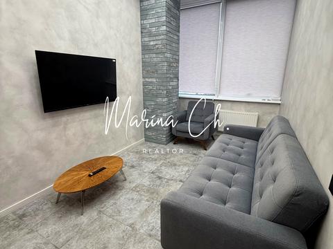 комерційна за адресою Королеви Єлизавети ІІ вул. (Глинки), 7