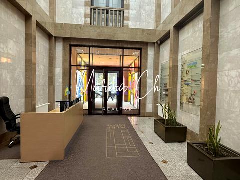 комерційна за адресою Королеви Єлизавети ІІ вул. (Глинки), 7