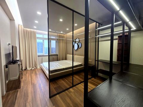 квартира за адресою Дніпровська набережна вул., 14