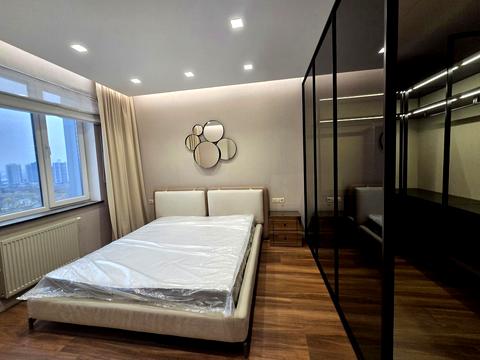 квартира за адресою Дніпровська набережна вул., 14