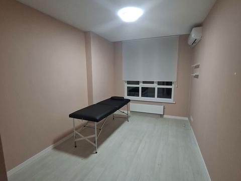 комерційна за адресою Каховська вул., 58