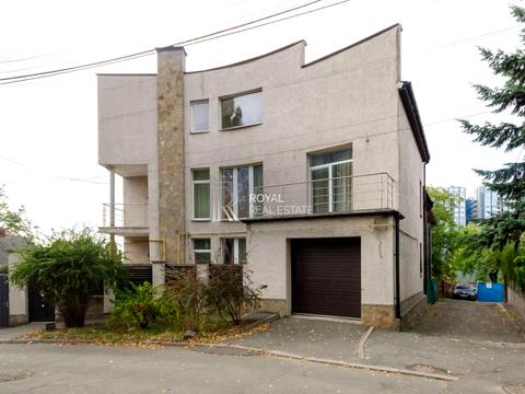 дом по адресу Дмитра Дорошенка ул. (Чигоріна)