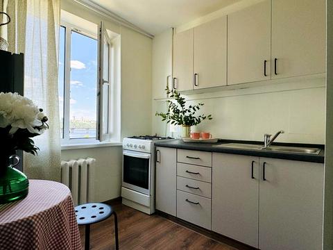 квартира за адресою Дніпровська набережна вул., 11