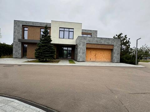 будинок за адресою Центральна