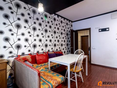 квартира за адресою Миколи Ушакова вул., 1-Б