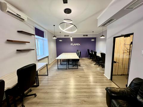 комерційна за адресою Героїв УПА вул., 73