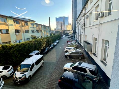 комерційна за адресою Героїв УПА вул., 73