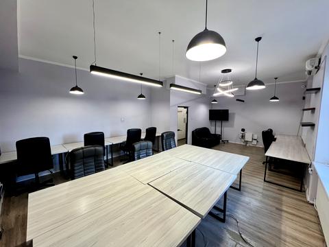 комерційна за адресою Героїв УПА вул., 73