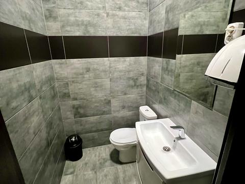 комерційна за адресою Героїв УПА вул., 73