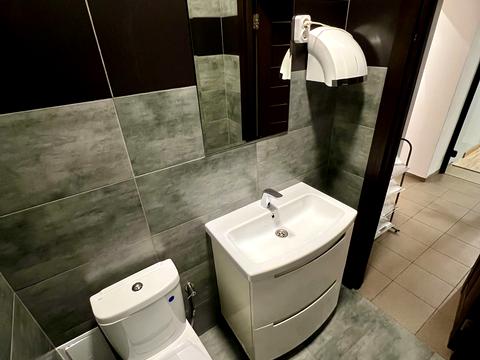 комерційна за адресою Героїв УПА вул., 73