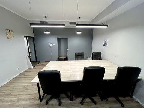 комерційна за адресою Героїв УПА вул., 73