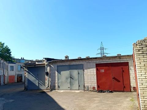 паркомісце за адресою Антона Головатого вул., 7