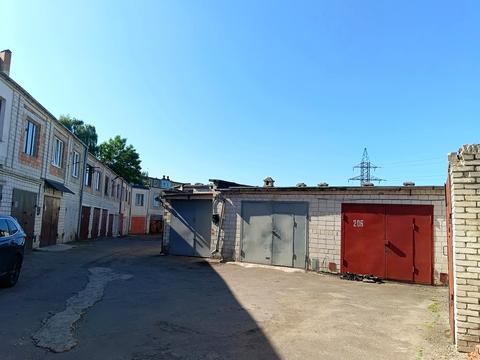 паркомісце за адресою Антона Головатого вул., 7