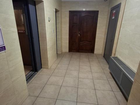 квартира за адресою Анни Ахматової вул., 25