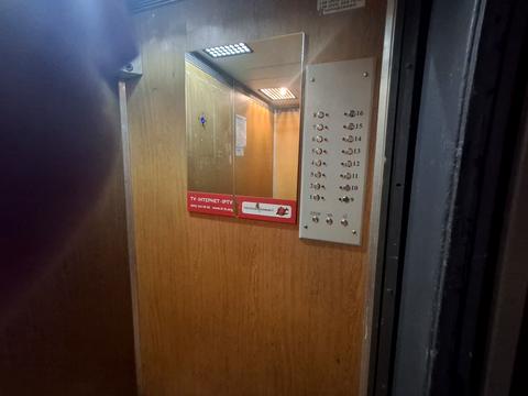 квартира за адресою Анни Ахматової вул., 25