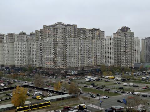 квартира за адресою Анни Ахматової вул., 25