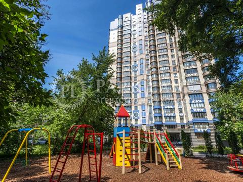 комерційна за адресою Інститутська вул., 18-А