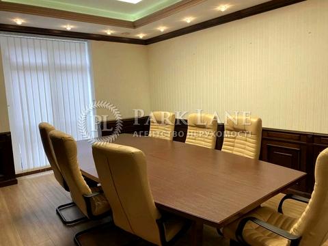 комерційна за адресою Інститутська вул., 18-А